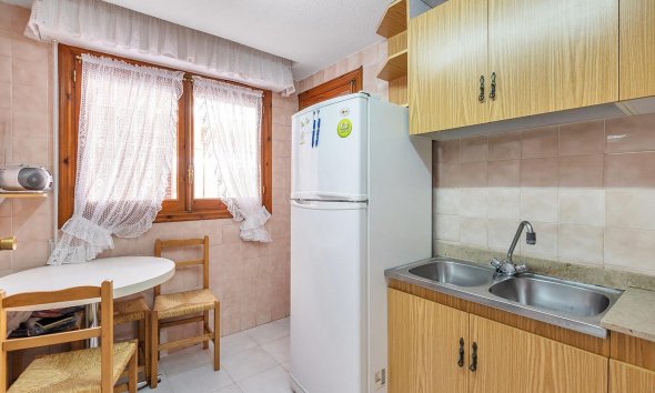 Resale - Apartment - Torrevieja - Estacion de autobuses