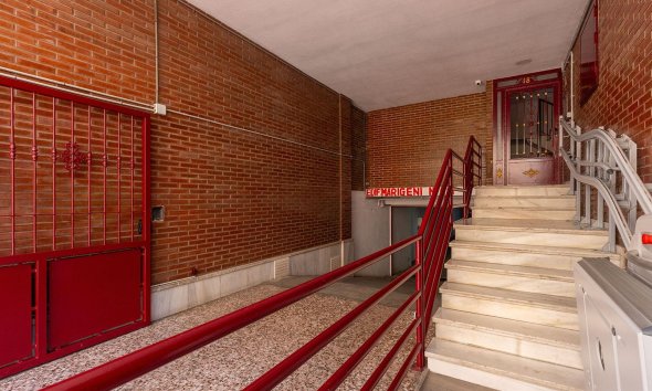 Resale - Apartment - Torrevieja - Estacion de autobuses