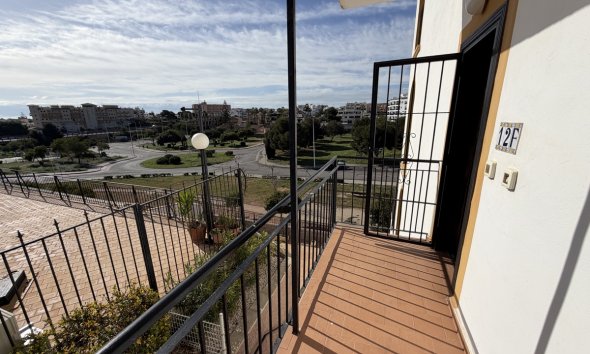 Resale - Apartment - Orihuela Costa - La Zenia