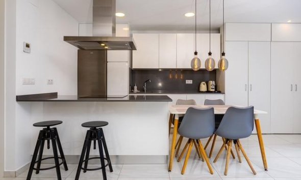 Resale - Terraced house / Townhouse - Orihuela Costa - Las Filipinas