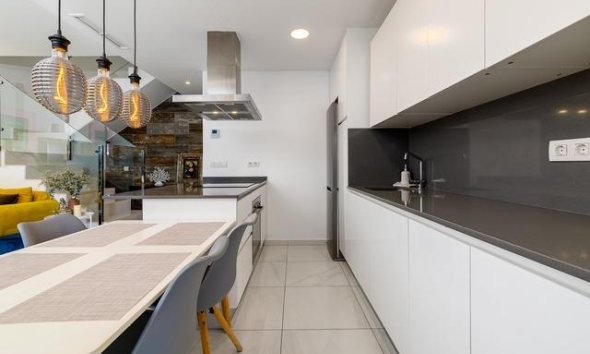 Resale - Terraced house / Townhouse - Orihuela Costa - Las Filipinas
