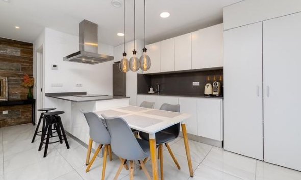 Resale - Terraced house / Townhouse - Orihuela Costa - Las Filipinas