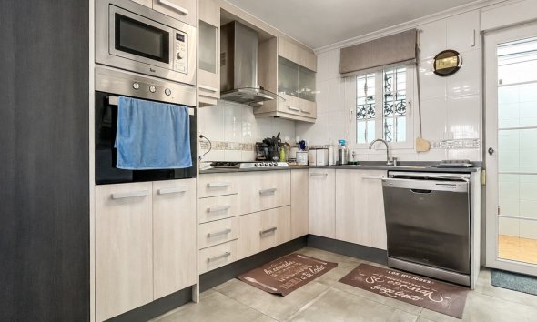Resale - Villa - Orihuela Costa - Los Dolses