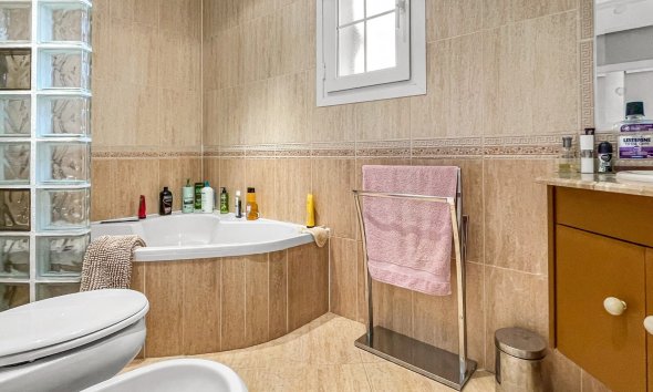 Resale - Villa - Orihuela Costa - Los Dolses