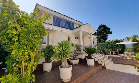 Resale - Villa - Torrevieja - La Mata