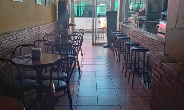 Resale - Commercial premises / Commercial unit / Retail space - Torrevieja - Centro