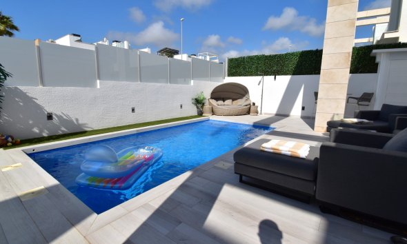 Resale - Villa - Orihuela Costa - Lomas de Cabo Roig