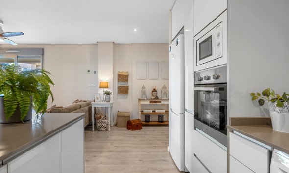 Resale - Apartment - Orihuela Costa - Los Dolses