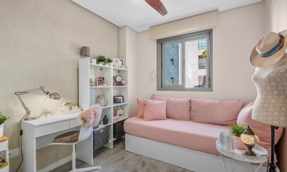 Resale - Apartment - Orihuela Costa - Los Dolses