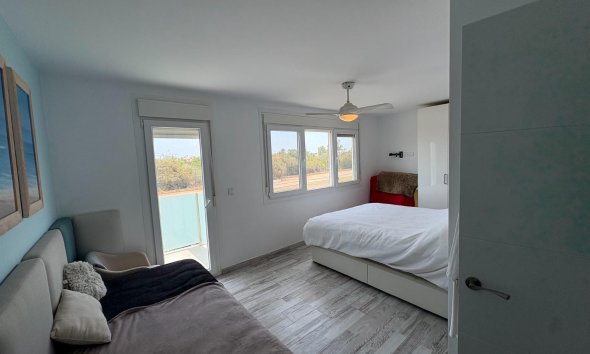 Resale - Villa - Torrevieja - La Siesta - El Salado -  Torreta