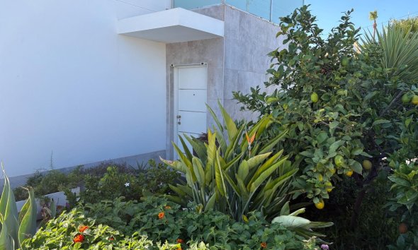 Resale - Villa - Torrevieja - La Siesta - El Salado -  Torreta