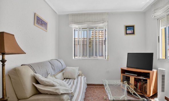Resale - Duplex / Two-storey apartment - Torrevieja - La Siesta - El Salado - Torreta