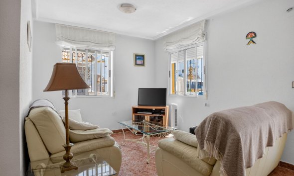 Resale - Duplex / Two-storey apartment - Torrevieja - La Siesta - El Salado - Torreta