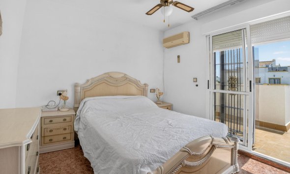 Resale - Duplex / Two-storey apartment - Torrevieja - La Siesta - El Salado - Torreta