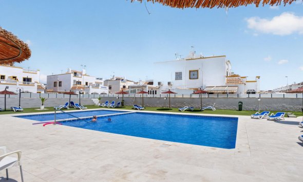 Resale - Duplex / Two-storey apartment - Torrevieja - La Siesta - El Salado - Torreta