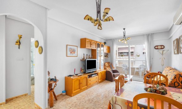 Resale - Apartment - Torrevieja - Estacion de autobuses