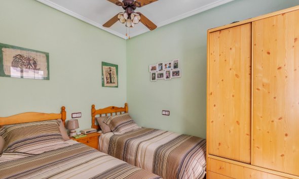 Resale - Apartment - Torrevieja - Estacion de autobuses