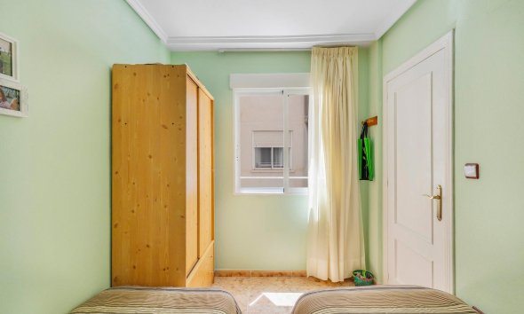 Resale - Apartment - Torrevieja - Estacion de autobuses