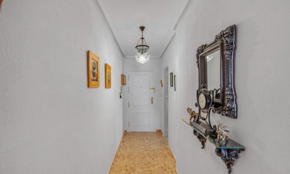 Resale - Apartment - Torrevieja - Estacion de autobuses