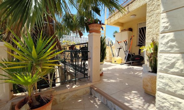 Resale - Villa / House - Ciudad Quesada