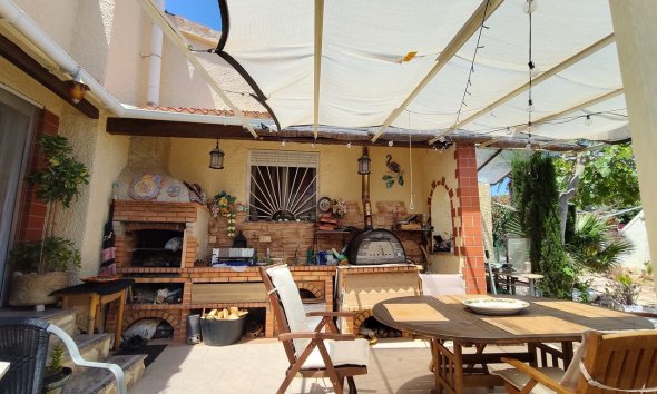 Resale - Villa / House - Ciudad Quesada