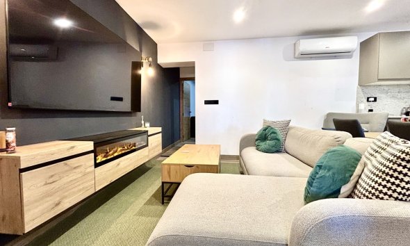 Resale - Terraced house / Townhouse - San Miguel de Salinas