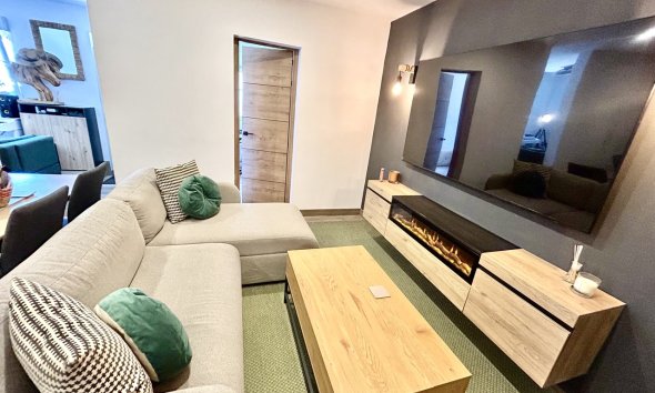 Resale - Terraced house / Townhouse - San Miguel de Salinas