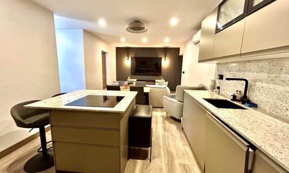 Resale - Terraced house / Townhouse - San Miguel de Salinas