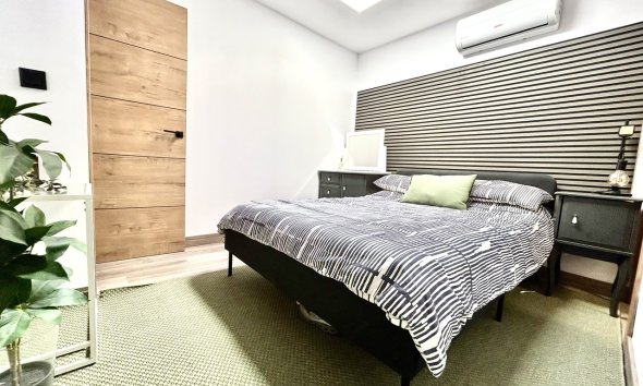 Resale - Terraced house / Townhouse - San Miguel de Salinas