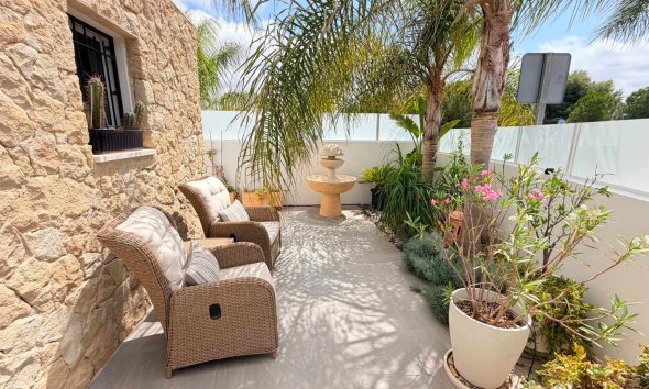 Resale - Villa - Los Montesinos - La Herrada