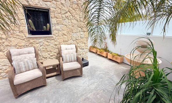 Resale - Villa - Los Montesinos - La Herrada