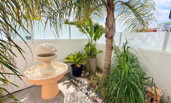 Resale - Villa - Los Montesinos - La Herrada