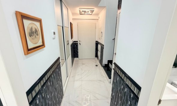 Resale - Villa - Los Montesinos - La Herrada