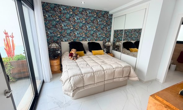 Resale - Villa - Los Montesinos - La Herrada