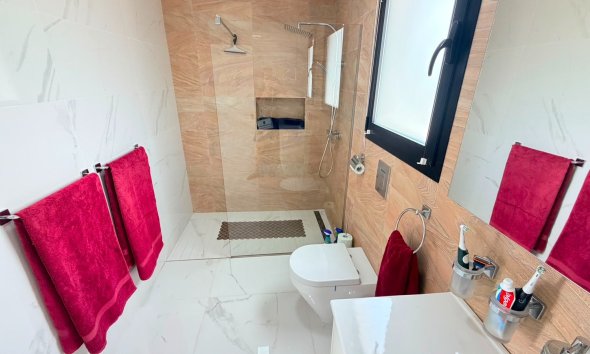 Resale - Villa - Los Montesinos - La Herrada