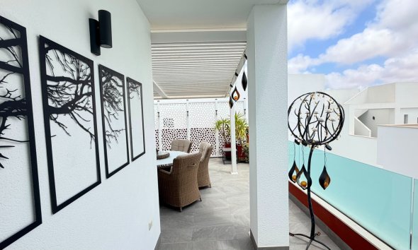 Resale - Villa - Los Montesinos - La Herrada