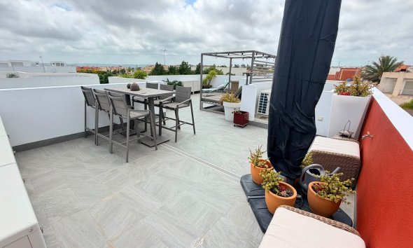 Resale - Villa - Los Montesinos - La Herrada