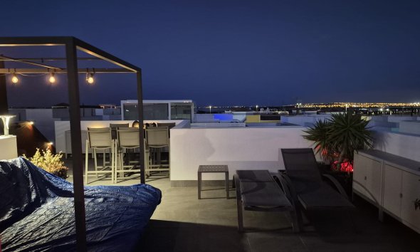 Resale - Villa - Los Montesinos - La Herrada
