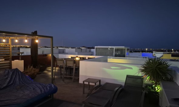 Resale - Villa - Los Montesinos - La Herrada