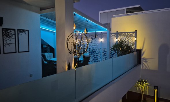 Resale - Villa - Los Montesinos - La Herrada