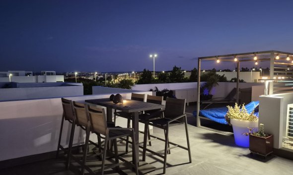 Resale - Villa - Los Montesinos - La Herrada