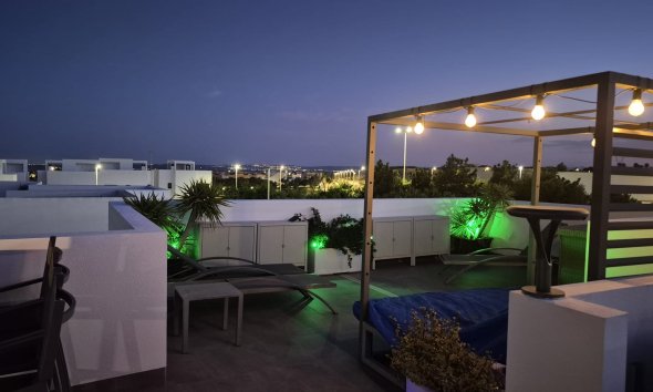 Resale - Villa - Los Montesinos - La Herrada
