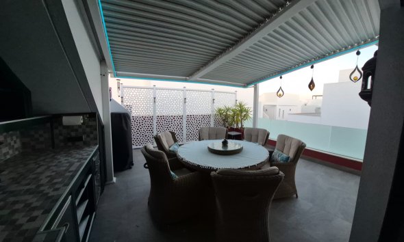 Resale - Villa - Los Montesinos - La Herrada