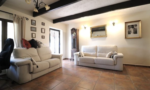 Resale - Farm Estate / Country Property - Albatera - Albatera - Country