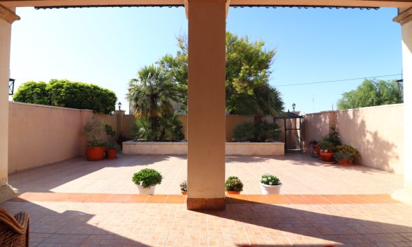 Resale - Farm Estate / Country Property - Albatera - Albatera - Country