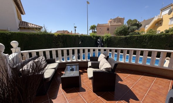 Resale - Villa - Orihuela Costa - Villamartín