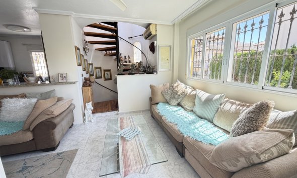 Resale - Villa - Orihuela Costa - Villamartín