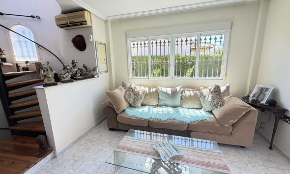 Resale - Villa - Orihuela Costa - Villamartín