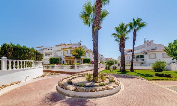 Resale - Apartment - Orihuela Costa - La Zenia
