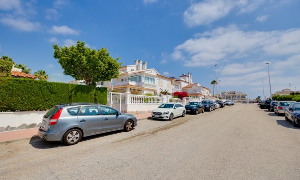 Resale - Apartment - Orihuela Costa - La Zenia